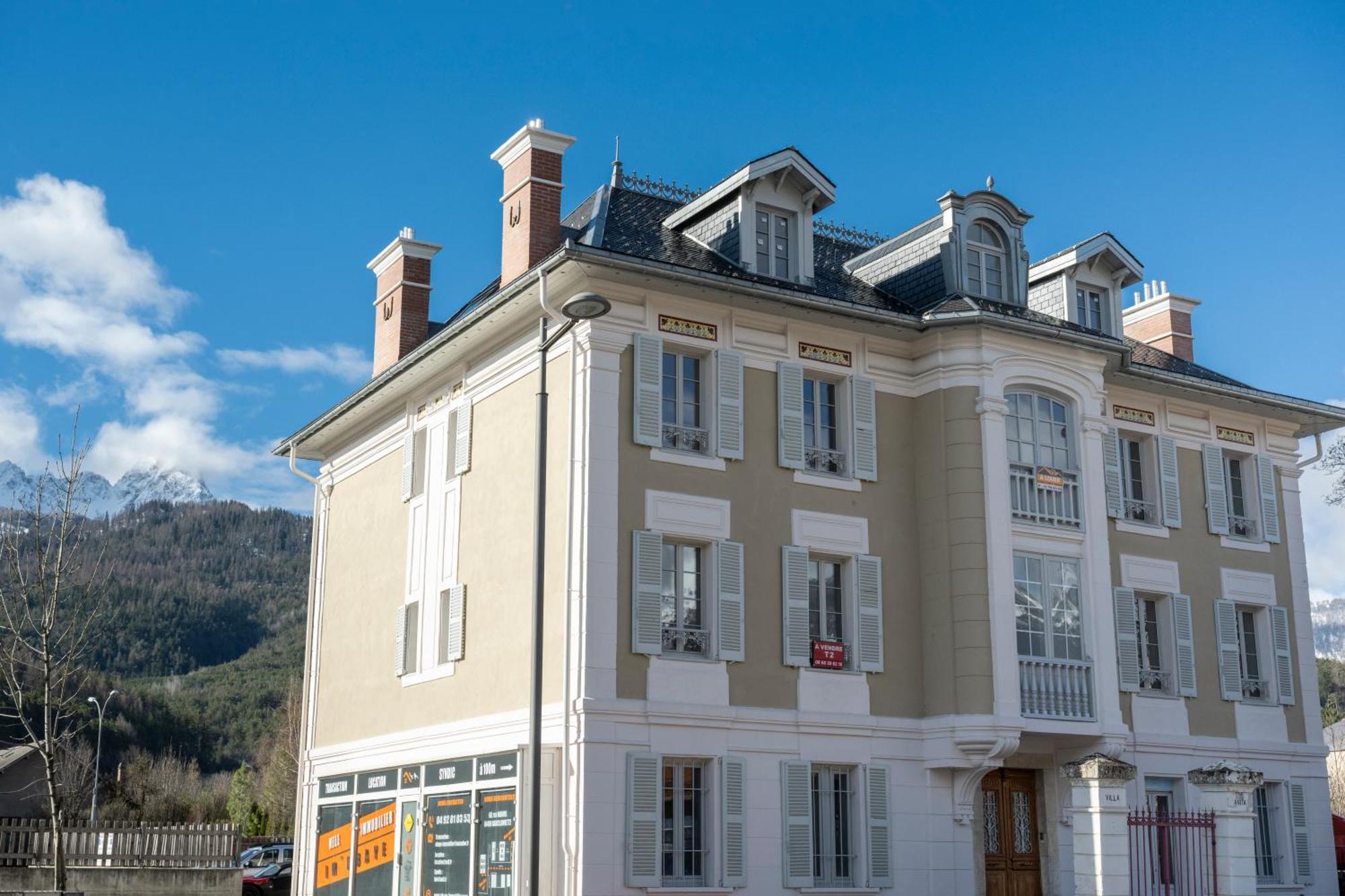 Petite Anita - Centre Ville - Parking Prive Barcelonnette Luaran gambar