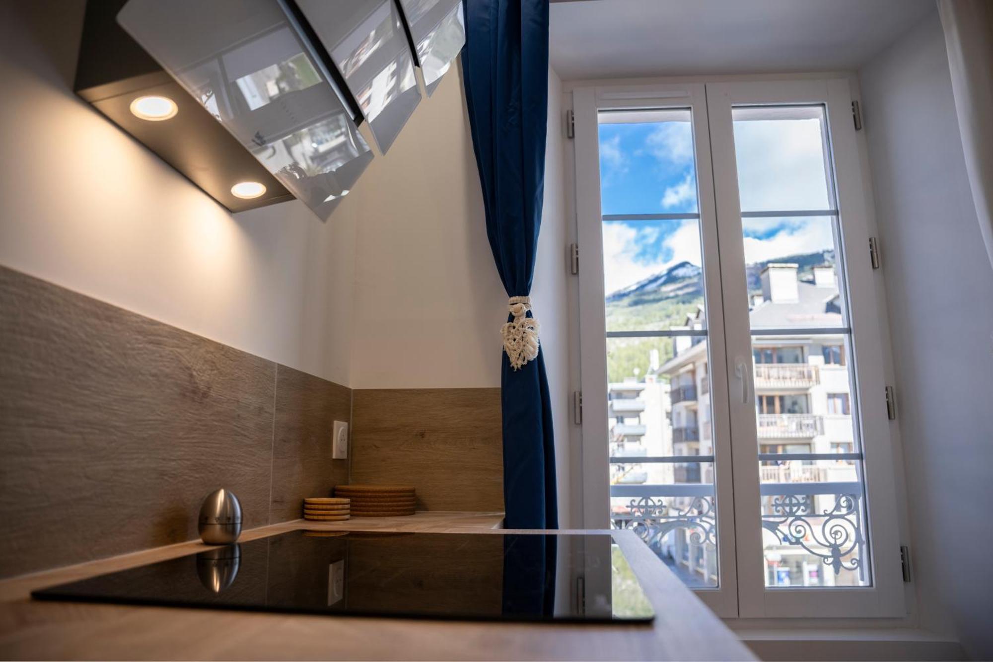 Petite Anita - Centre Ville - Parking Prive Barcelonnette Luaran gambar